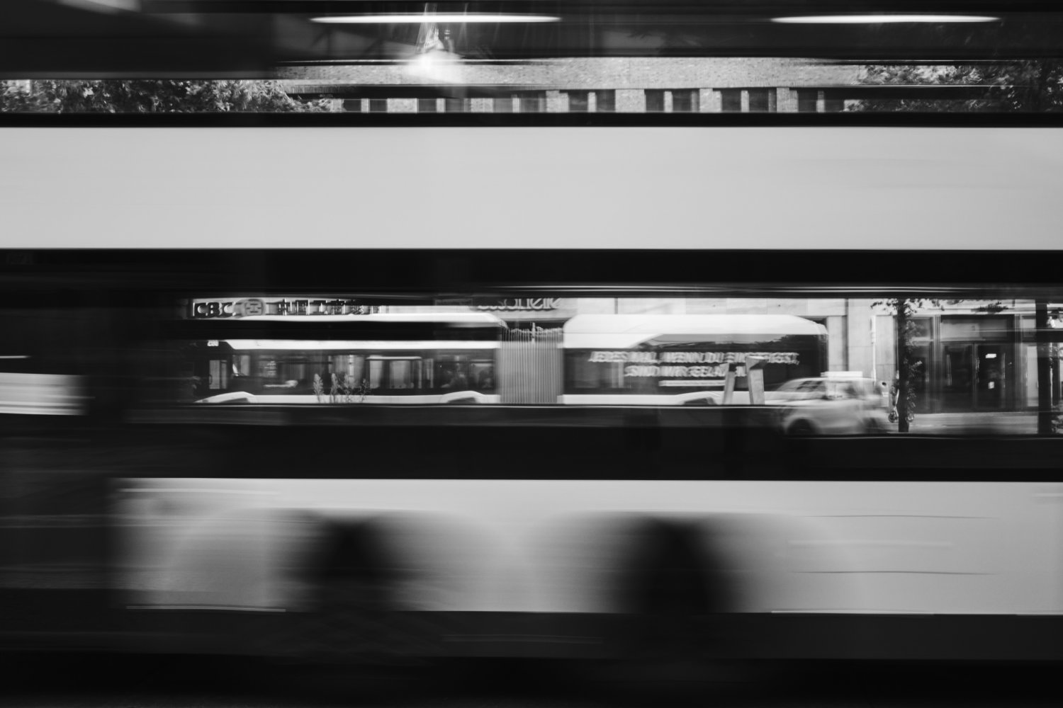 Bus in Bewegungsunschärfe